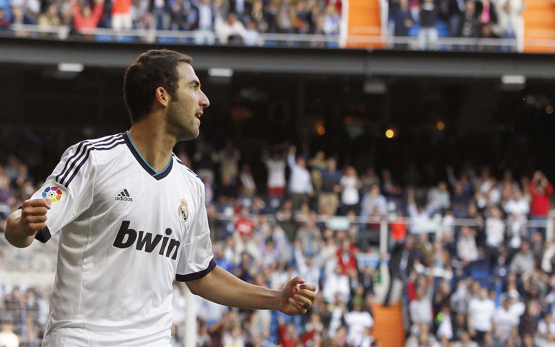 双加时鏖战!湖人险胜凯尔特人,詹姆斯关键三分锁定胜局